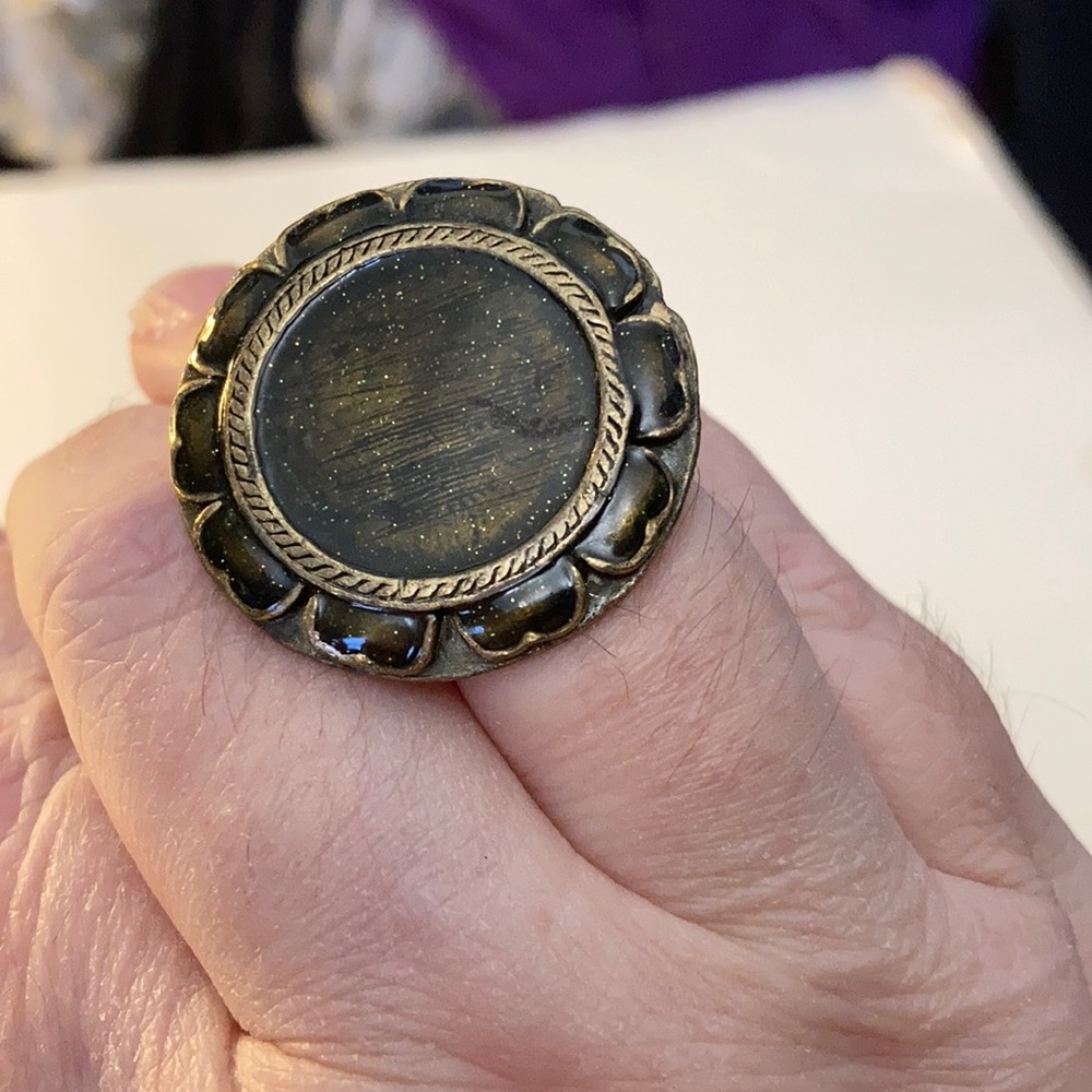 Circular ladies adjustable ring